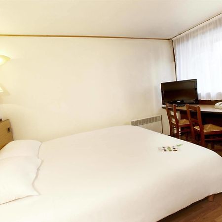 Hotel Campanile Rouen Nord - Barentin Esterno foto