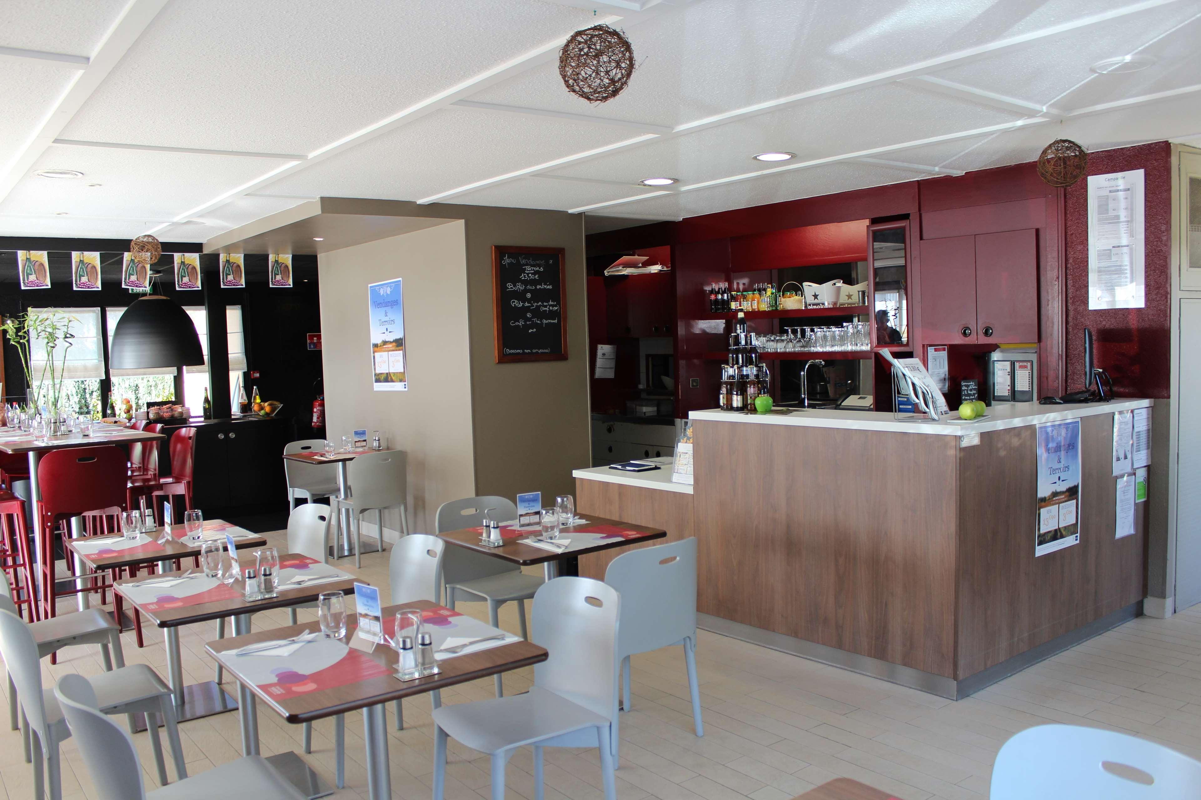 Hotel Campanile Rouen Nord - Barentin Esterno foto